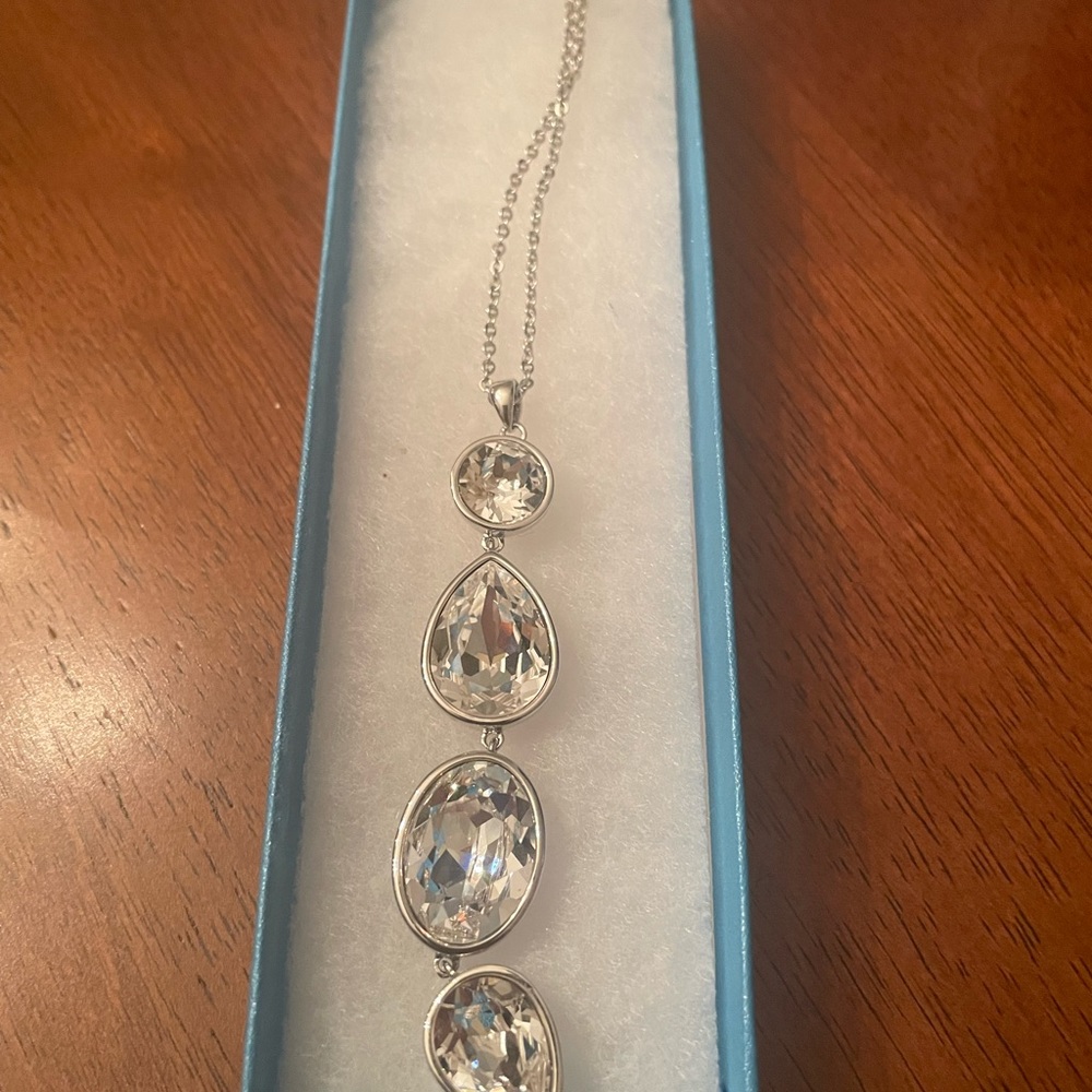 Glisten Pendant